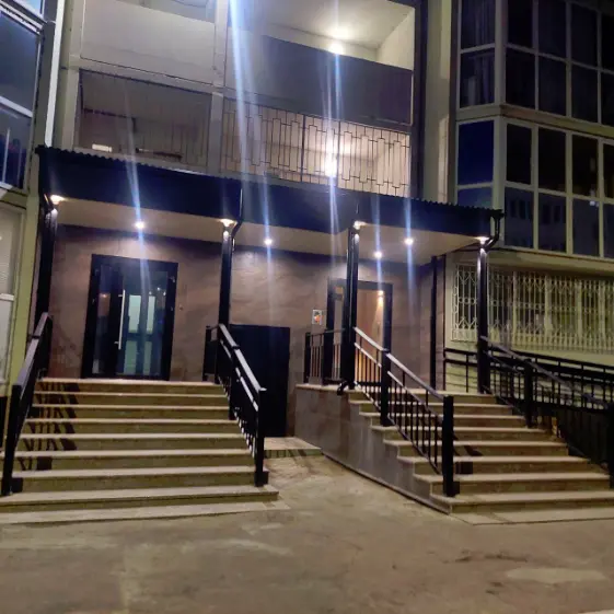 Линеарные панели для отделки входной группы подъезда