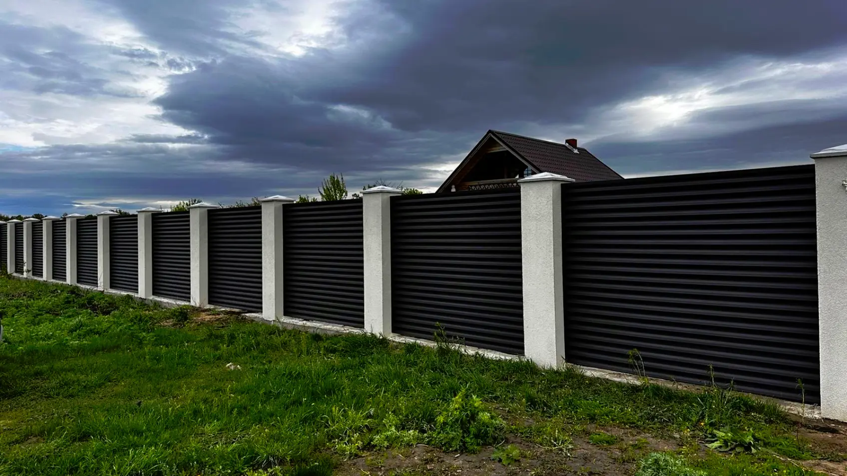 Фото 4 забор Еврожалюзи RAL8019 МАТТЕ Темный Шоколад двусторонний